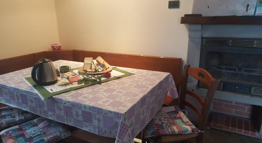 Casa Gloria, Massa Carrara