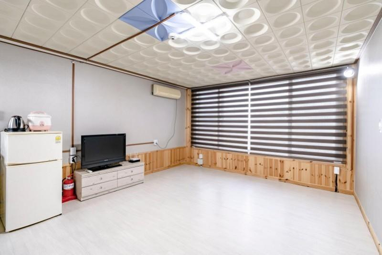 Others 2, Cheolwon Blue Pension, Cheorwon