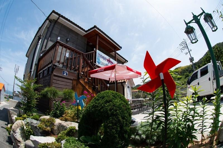Exterior & Views 4, Geojedo Blueberry Family Pension, Geoje