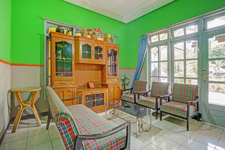 Others 4, OYO Life 90321 Ken Ken Villa, Malang