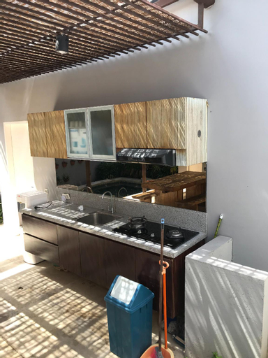 Kitchen, Holistic Villa - 2BR Bougenville Villa Nusa Dua, Badung