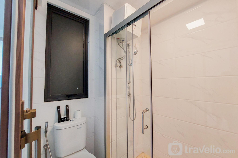 Others 1, Comfort Minimalist 2BR Sky House BSD By Travelio, South Tangerang