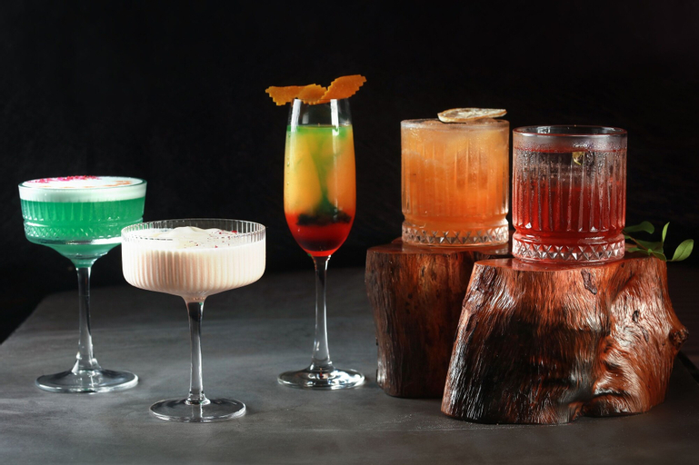 Food & Drinks 19