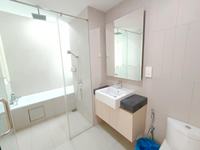 Bedroom 5, Afiniti, 2 min walk to legoland and Gleneagles Hospital By Hint Homestay, Johor Bahru
