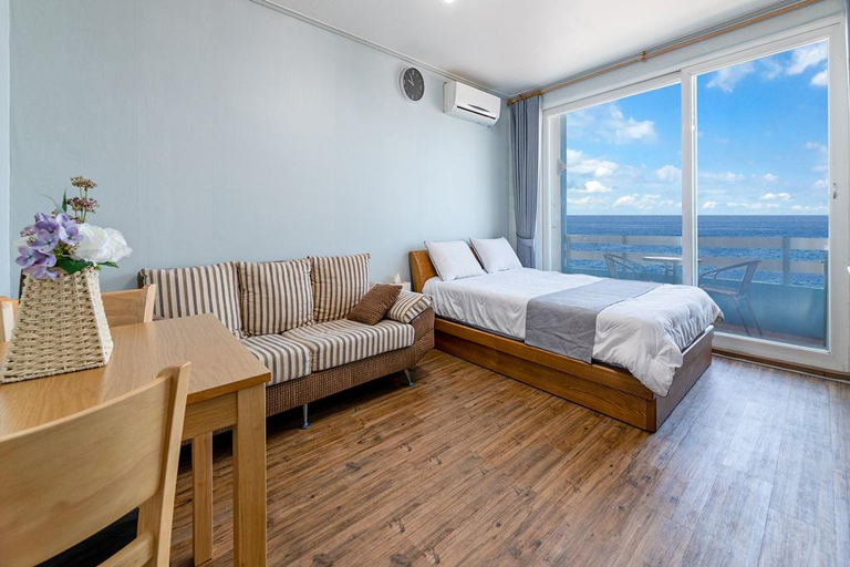 Bedroom 2, Yangyang Sky Sea Stay, Yangyang