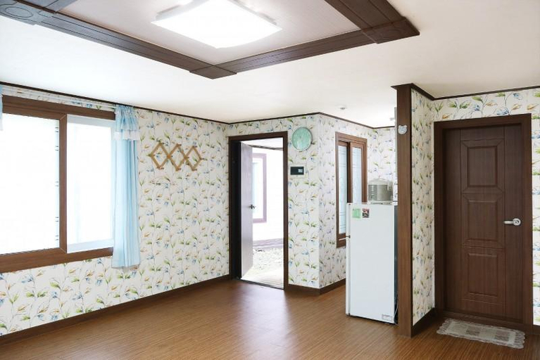 Others 3, Tongyeong Yokjido Pension Resort, Tongyeong