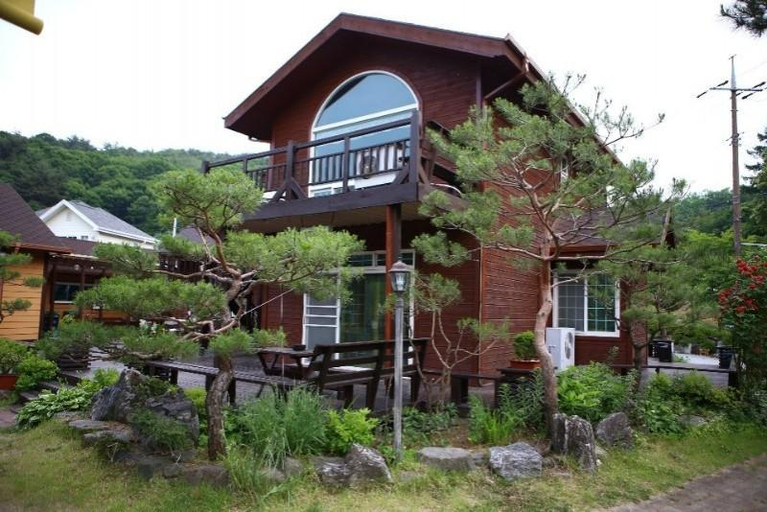 Exterior & Views 1, Yeongju Sansubang Pension, Yeongju