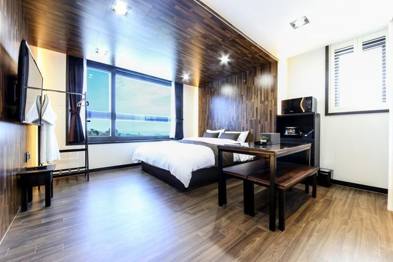 4, Ulsan (Ganjeolgot) Calmare Pension, Ulju