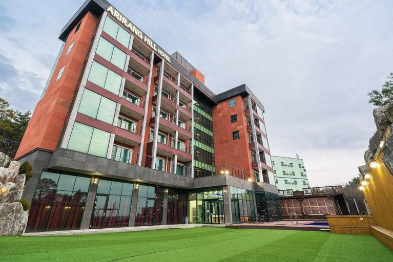 Exterior & Views 1, Daebudo Arirang Hill Hotel n Resort, Hwaseong