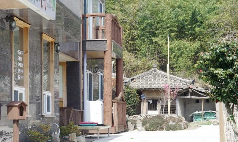 Ulsan Pension in the Forest, Buk