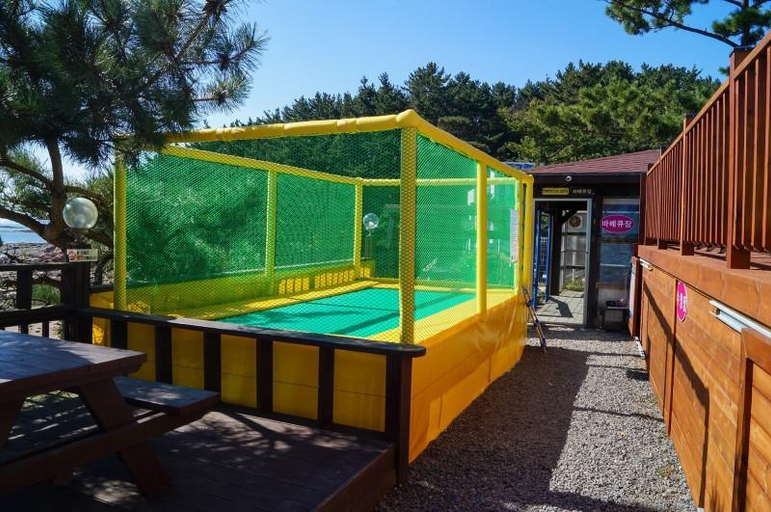 1, Taean Wave Sound Pension, Taean