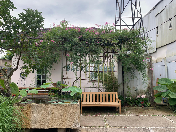 Exterior & Views 15