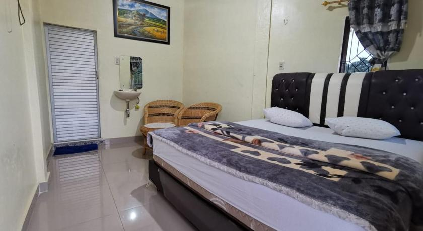 Bedroom 2, WELCOME TO WISMA SUNRISE GUEST HOUSE 10 minutes by walking to the big fruit market, Karo