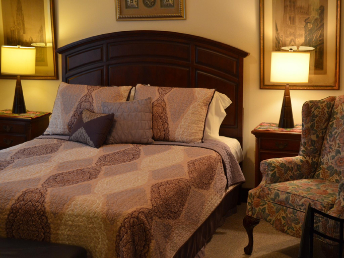 2, Bavarian Manor Country Inn & Restaurant, Greene