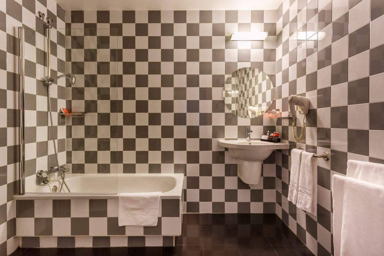 Bathroom 4, Room Mate Mario, Madrid, Madrid