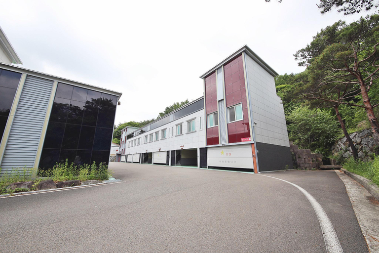 Exterior & Views 3, Sancheong Byeolbaragi Self check-in Motel, Sancheong