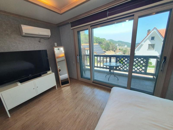 Bedroom 2, Namhae German Village Mannheim Pension, Namhae
