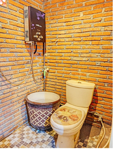 Bathroom 5, OYO Life 91452 Ngajeng Peken Homestay, Malang