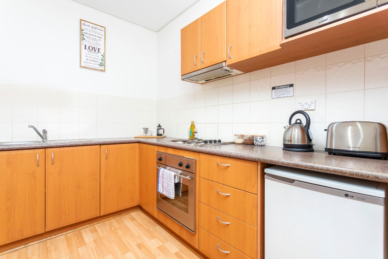 Others 4, Big Beautiful One Bed Balcony, Perth