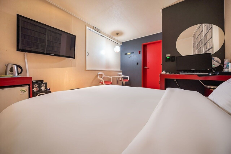 Bedroom 4, Guri Lexy Hotel, Guri