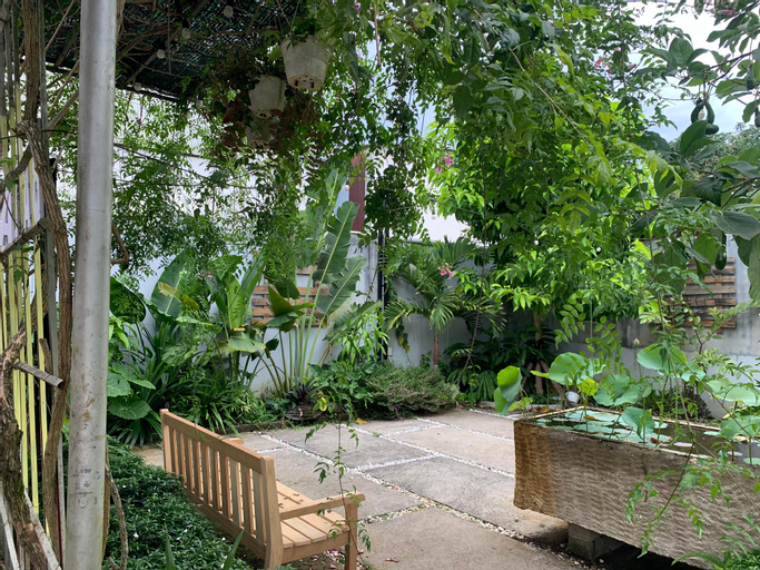 Exterior & Views 12