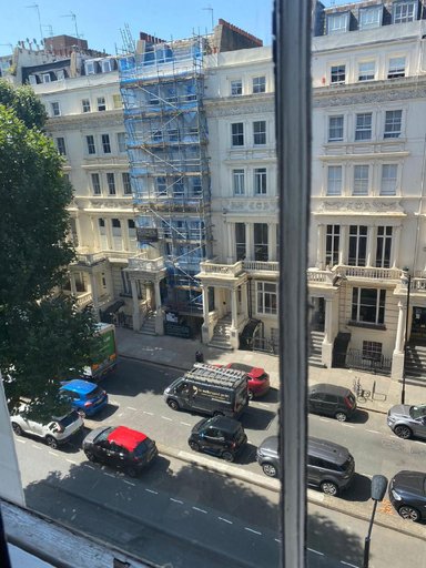 Others 5, MSK - Superior, London