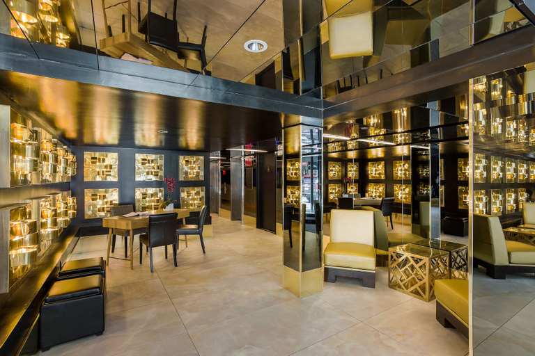 Food & Drinks 4, 45 Times Square Hotel, New York