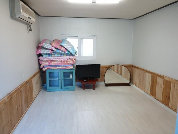 Bedroom, Eulwangri Anak Pension, Jung
