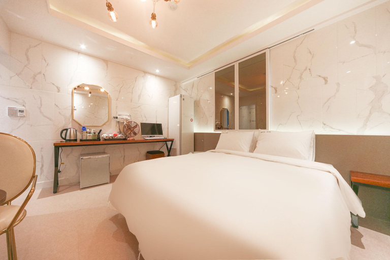 Bedroom 3, Daegu Pyeongridong Sanchaek, Buk
