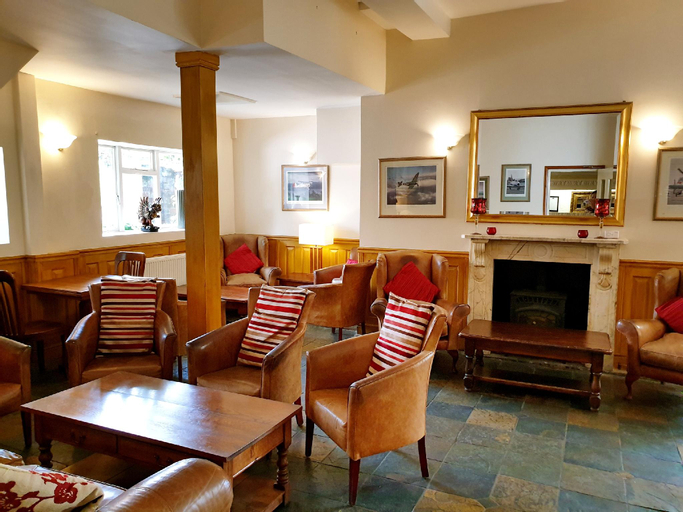 Others 4, Crown House Hotel, Essex