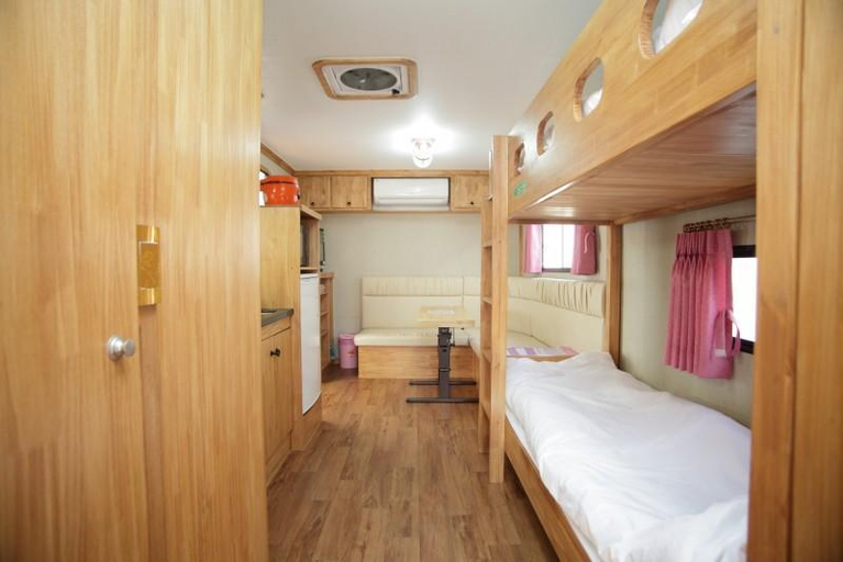 Bedroom, Seogwipo Poping jeju Caravan, Seogwipo
