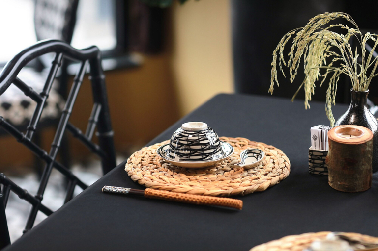 Food & Drinks 18