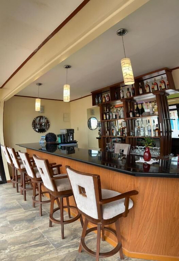 Food & Drinks 5, Foxy's Beach Resort, San Vicente
