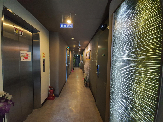 Others 5, G Motel, Yeongdeungpo