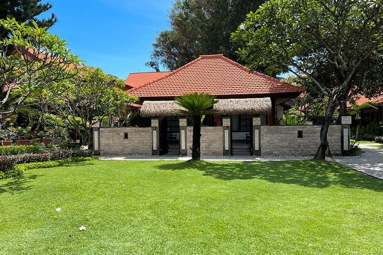 Exterior & Views 2