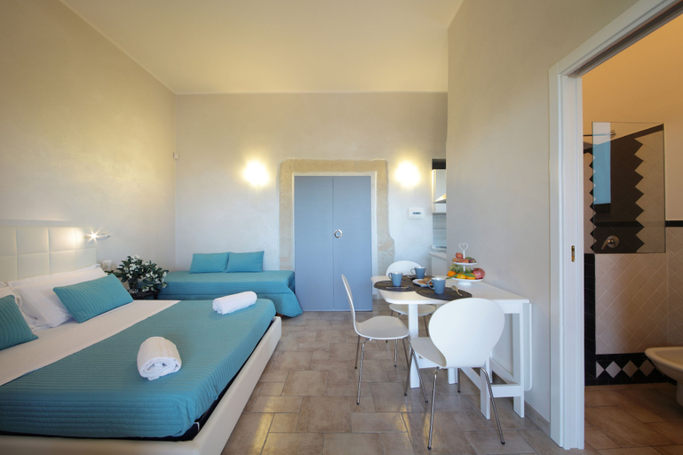 Others 5, Casal Sikelio, Syracuse