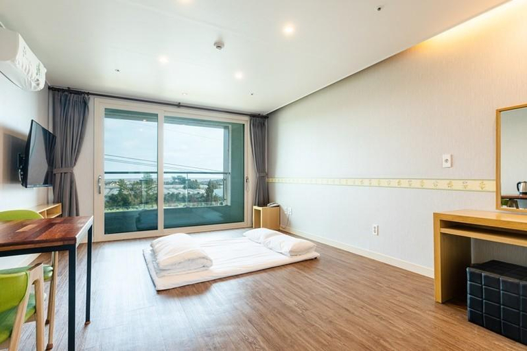 4, Seogwipo J and B Family Hotel, Seogwipo