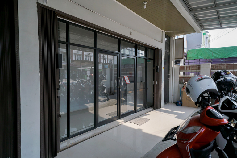 Exterior & Views 2, RedDoorz @ Jalan Pangeran Tirtayasa Lampung 2, Bandar Lampung