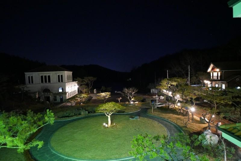 Others 1, Daebudo Lala Land Pension, Hwaseong
