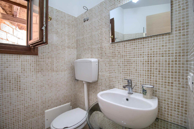 Bathroom 3, Tenuta De Masi by LoveSud, Lecce