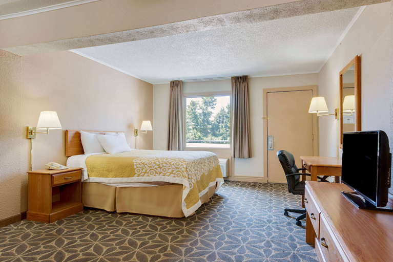Bedroom 3, Days Inn by Wyndham Fairmont, Marion