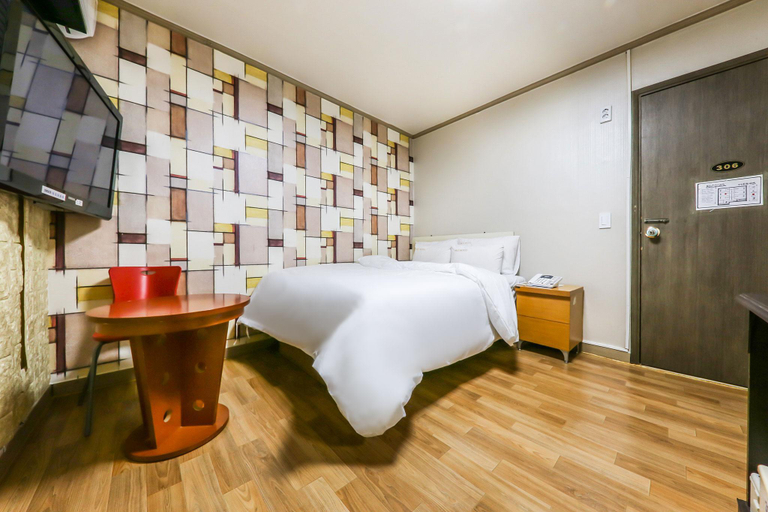 Bedroom, Asan Meoru, Asan