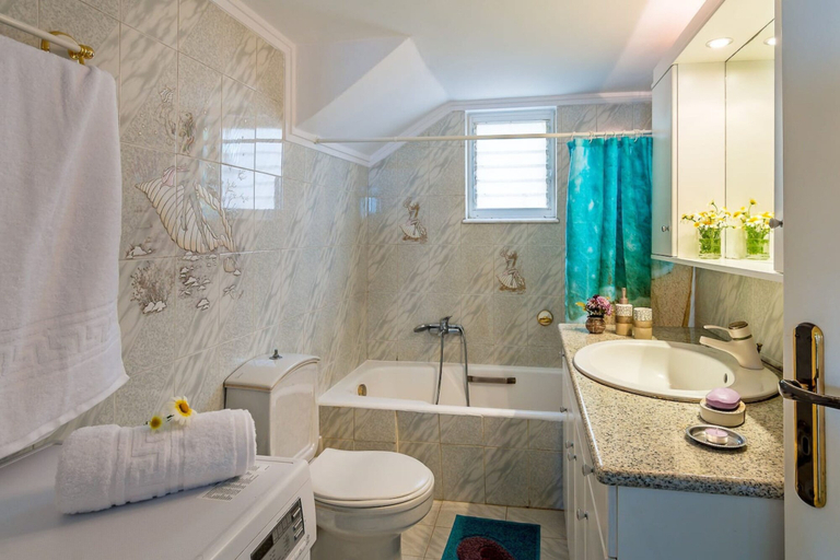 Bathroom 3, Chania Poolside Resort - Panoramic Seaview Lodging, Crete