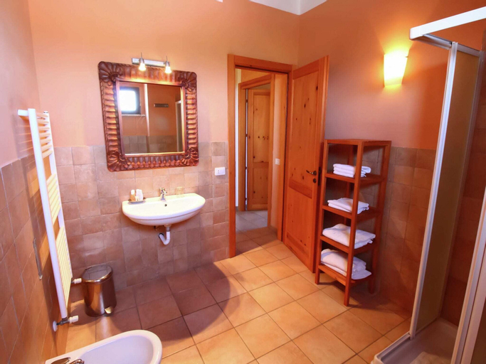 Bedroom 4, Spacious Farmhouse in Montalto di Castro with Shared Pool, Viterbo