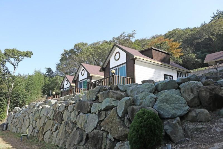 Exterior & Views 5, Tongyeong Yokjido Pension Resort, Tongyeong