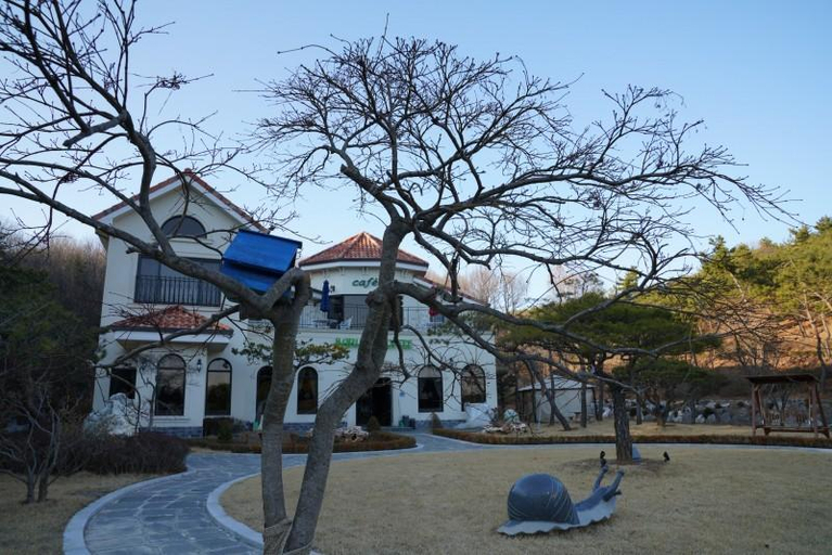 Others 4, Daebudo Lala Land Pension, Hwaseong