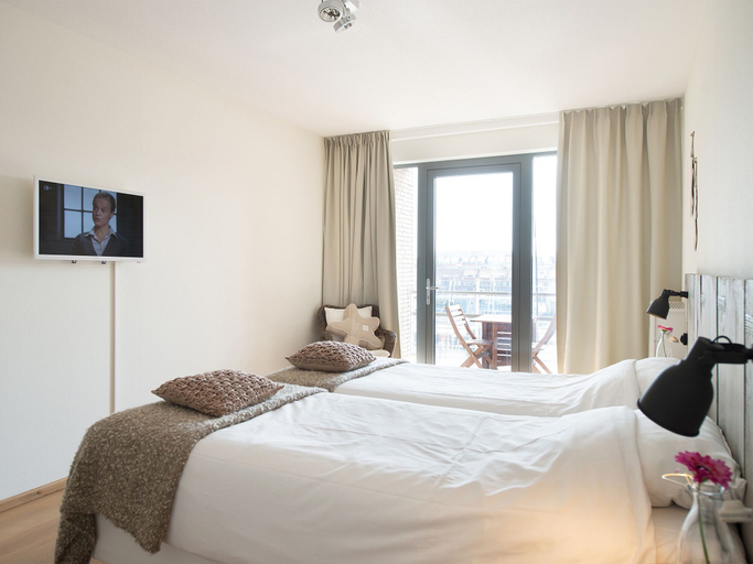 Bedroom 2, BizStay Harbour Scheveningen Apartments, The Hague