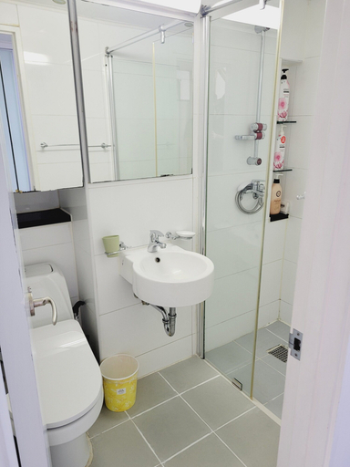 Bathroom 3, Travel House, Yongsan