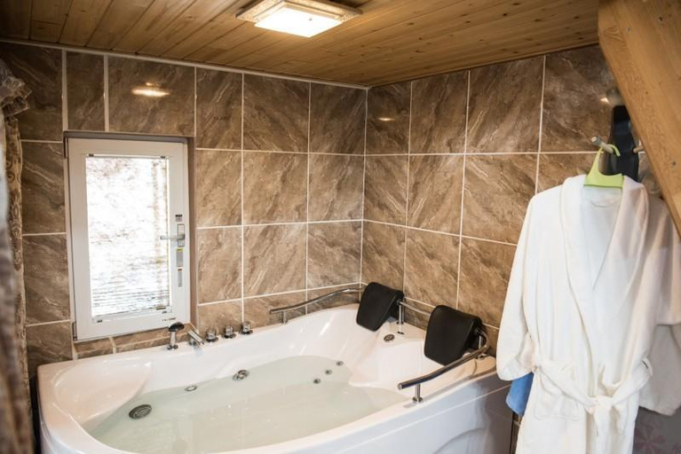 Bathroom, Chuncheon Sopoong 66 Pension (Vivaldi Park), Chuncheon