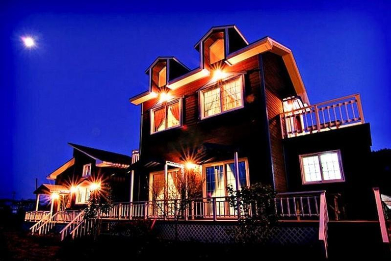 Exterior & Views 1, Taean (Anmyeondo) Babylon Pension, Taean